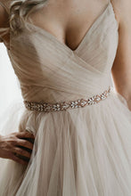 Load image into Gallery viewer, TULLE BALL GOWN Size 6

