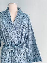 Load image into Gallery viewer, EAST WEST FASHIONS Cotton Floral Robe Size Large
