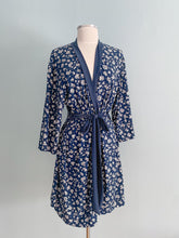 Load image into Gallery viewer, LAURA ASHLEY Floral &amp; Dot Robe Size large
