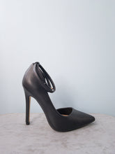 Load image into Gallery viewer, JUST FAB Leather Pointed Mary Jane Heels Size 7
