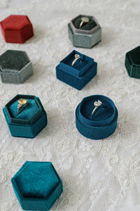 CLASSIC ROUND SINGLE DEEP BLUE Velvet Jewelry Box