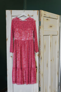 ADRIANNA PAPELL LACE LONG SLEEVED MIDI size 4