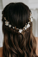 Load image into Gallery viewer, TORI HAIR VINE in gold + ivory
