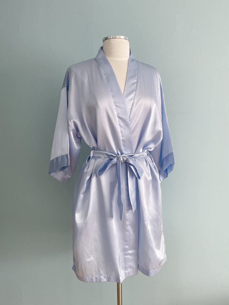 AUDREY LANE Satin Robe Short Sleeve Size 10/M