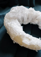 Load image into Gallery viewer, HELLO DARLING Lace Big Croissant Headband
