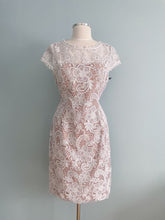 Load image into Gallery viewer, ADRIANNA PAPELL Embroidered Lace Shift Size 12
