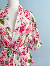 Load image into Gallery viewer, MUMU Cotton Floral Robe Size L
