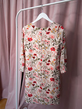 Load image into Gallery viewer, RW&amp;Co Crepe Floral 3/4 Sleeve Shift size 2
