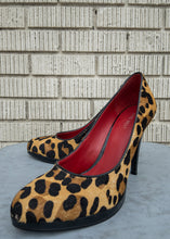 Load image into Gallery viewer, NINE WEST Hide Round Toe Pump Size 10
