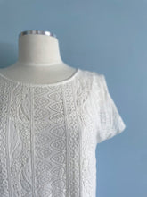 Load image into Gallery viewer, MOLLY BRACKEN Lace Shift Flutter Sleeve Size M
