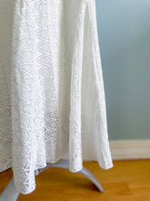 Load image into Gallery viewer, MOLLY BRACKEN Lace Shift Flutter Sleeve Size M
